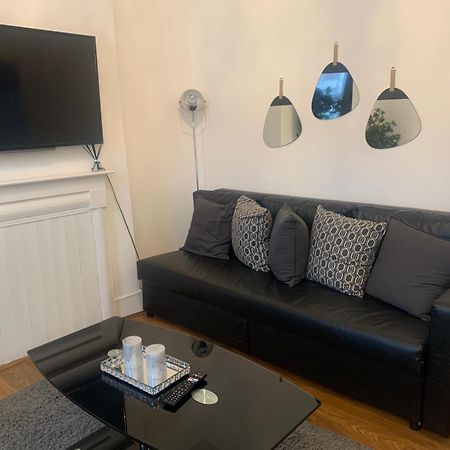 L A Place Croydon, London Villa Norwood Dış mekan fotoğraf