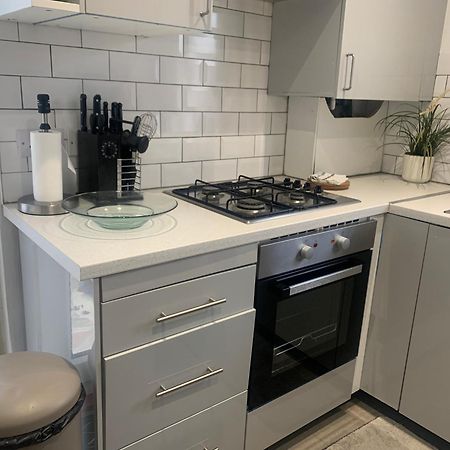 L A Place Croydon, London Villa Norwood Dış mekan fotoğraf