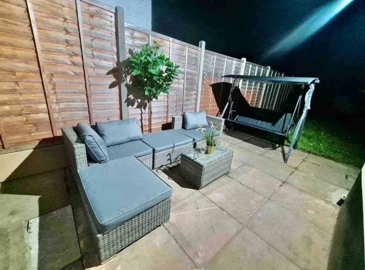 L A Place Croydon, London Villa Norwood Dış mekan fotoğraf