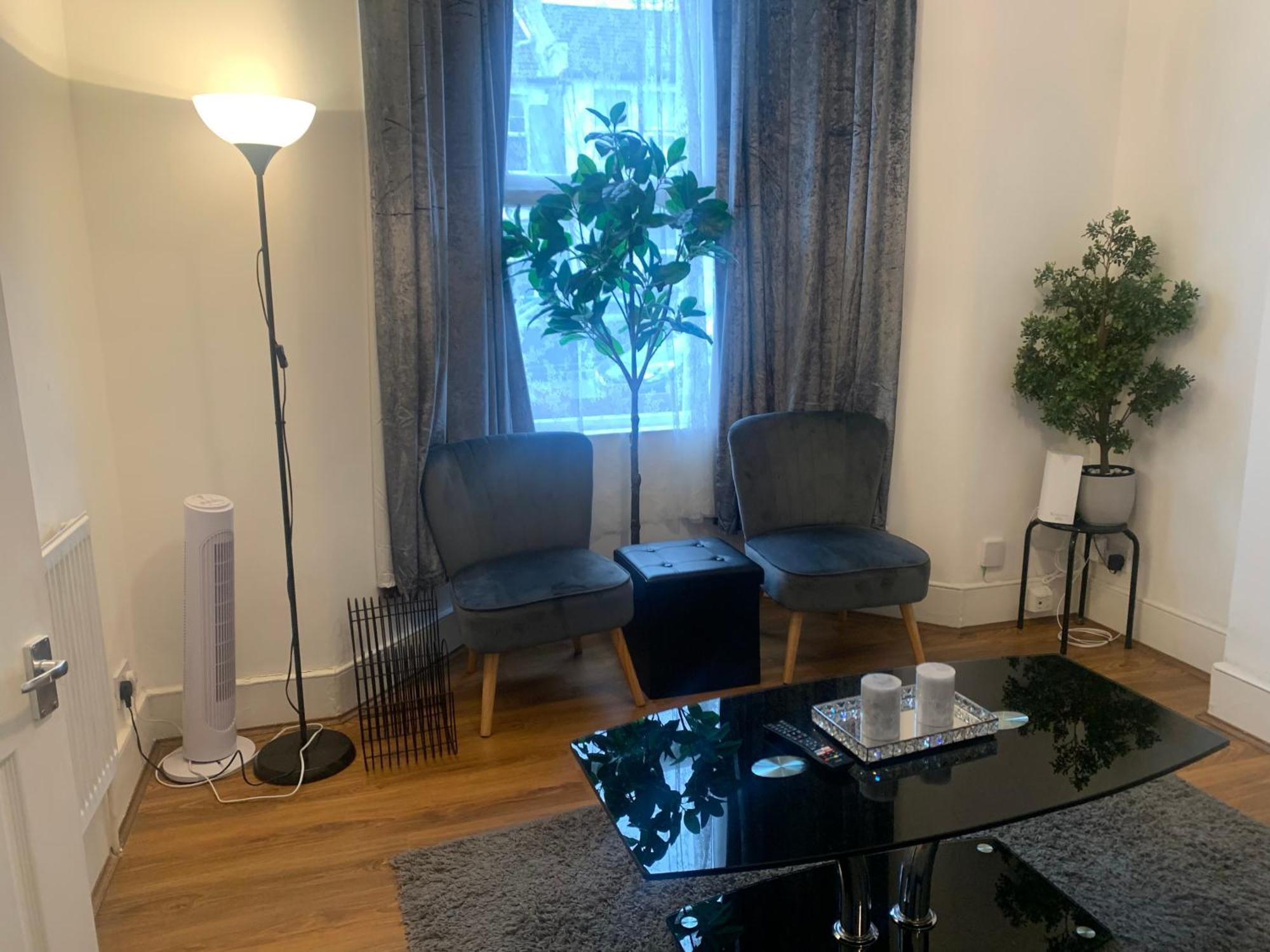 L A Place Croydon, London Villa Norwood Dış mekan fotoğraf