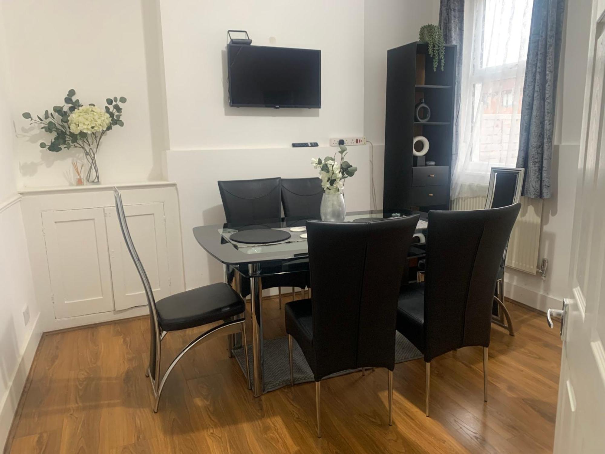 L A Place Croydon, London Villa Norwood Dış mekan fotoğraf