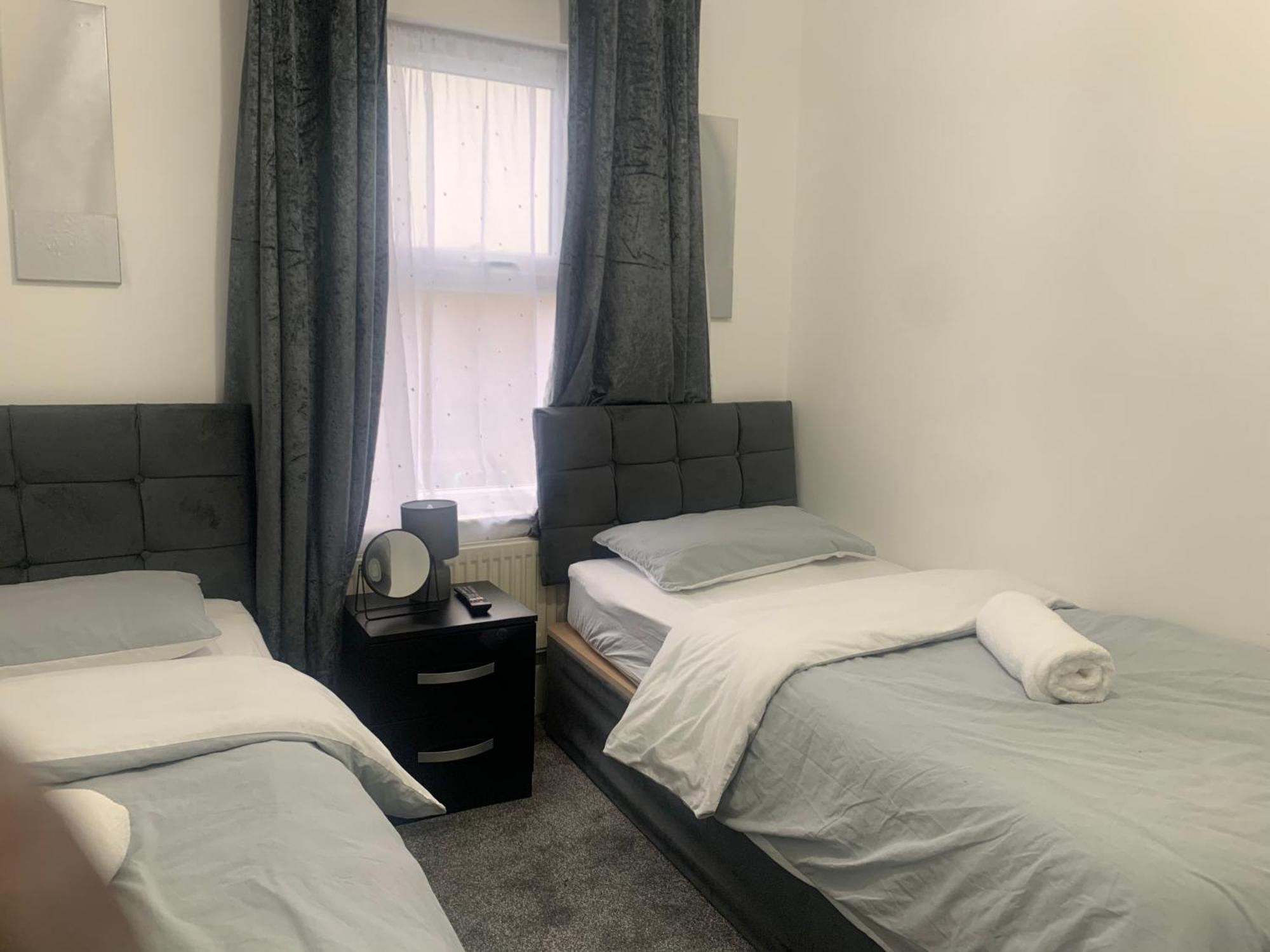 L A Place Croydon, London Villa Norwood Dış mekan fotoğraf