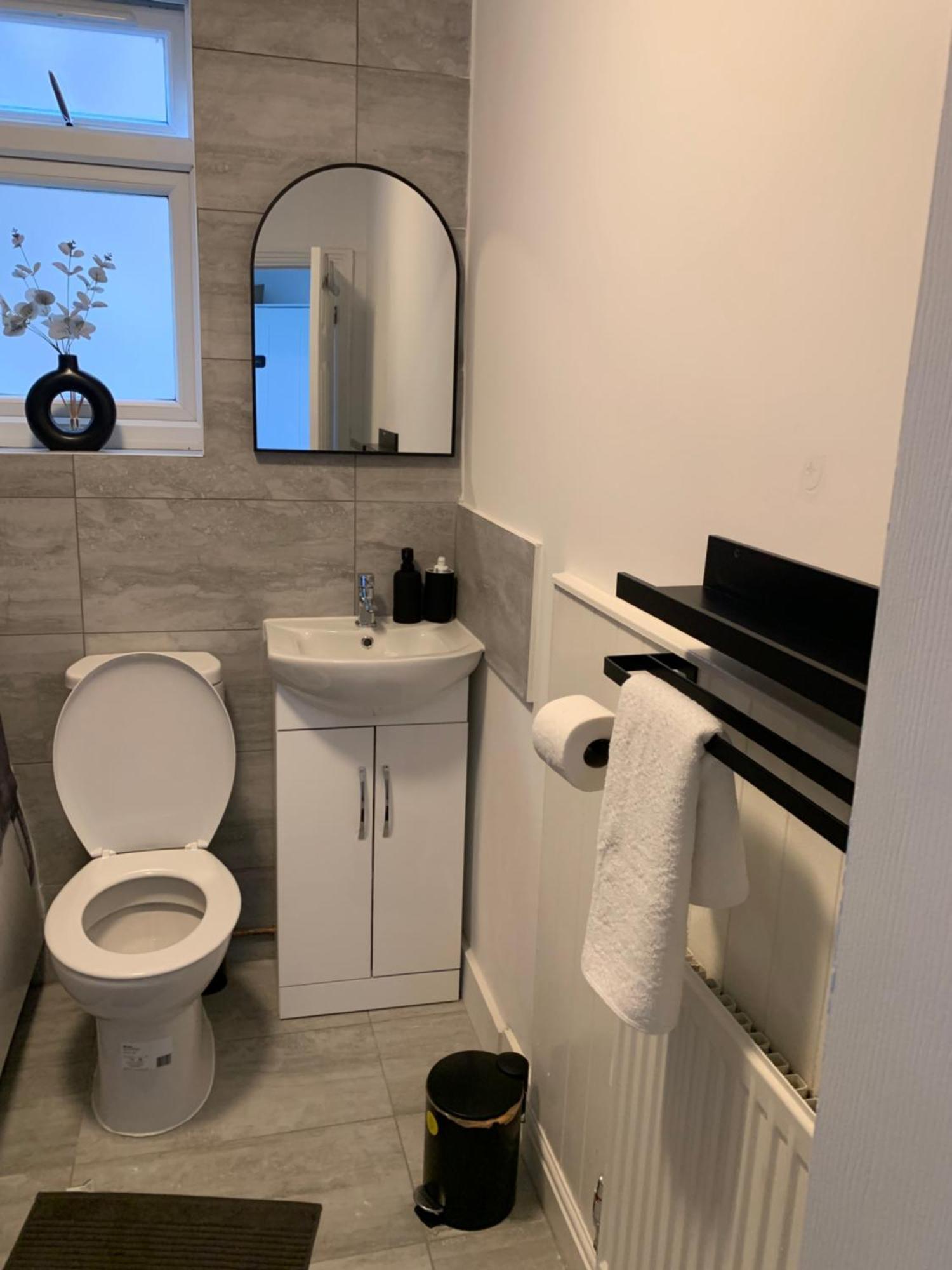 L A Place Croydon, London Villa Norwood Dış mekan fotoğraf